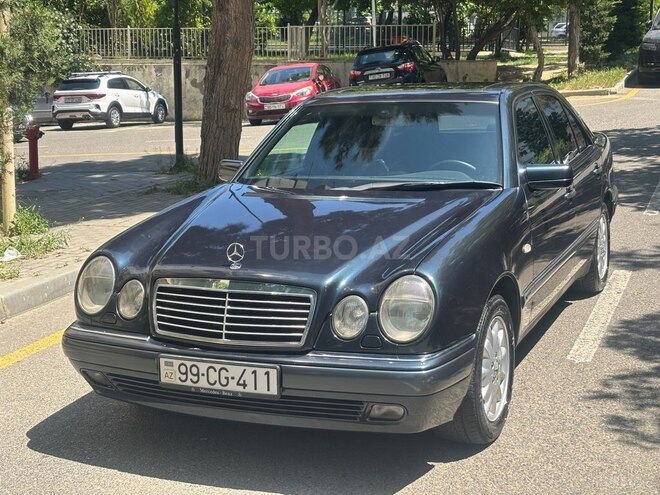 Mercedes E 240 1997, 318,000 km - 2.4 l - Bakı