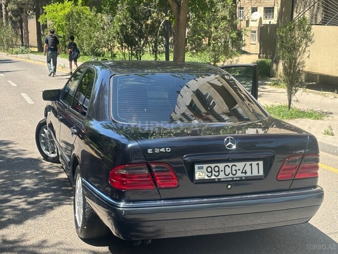 Mercedes E 240 1997, 318,000 km - 2.4 l - Bakı