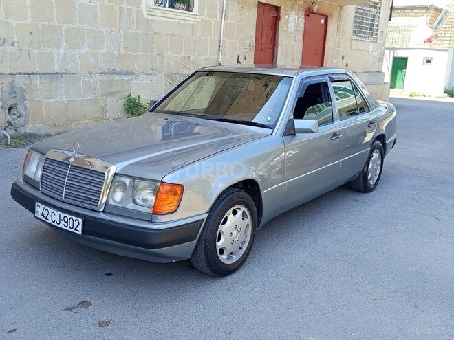 Mercedes E 200 1993, 228,000 km - 2.0 l - Bakı