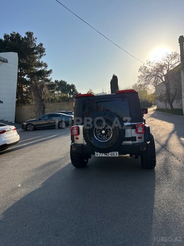 Jeep Wrangler-13