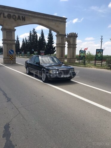 Mercedes E 200 d 1995, 200,000 km - 2.0 l - Beyləqan