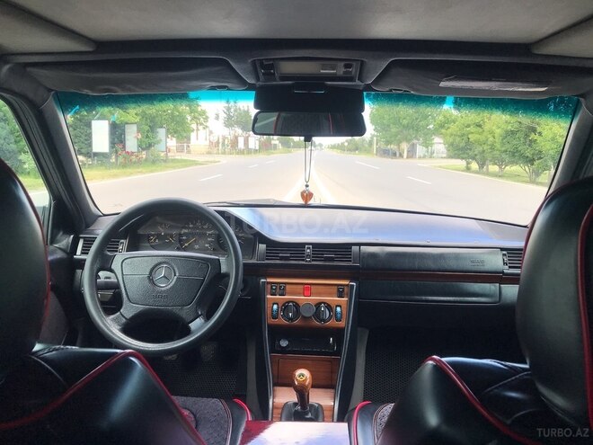 Mercedes E 200 d 1995, 200,000 km - 2.0 l - Beyləqan