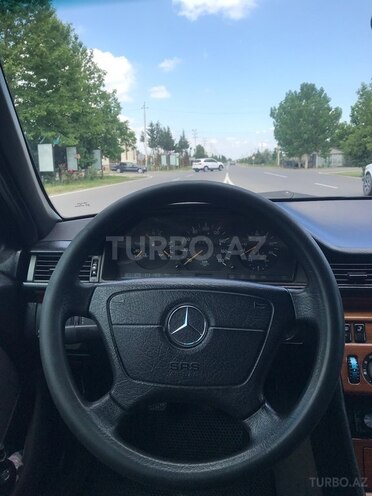 Mercedes E 200 d 1995, 200,000 km - 2.0 l - Beyləqan