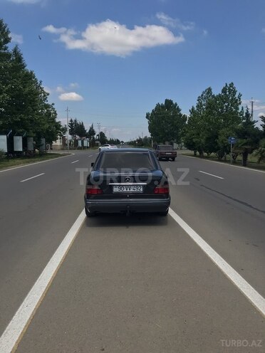 Mercedes E 200 d 1995, 200,000 km - 2.0 l - Beyləqan