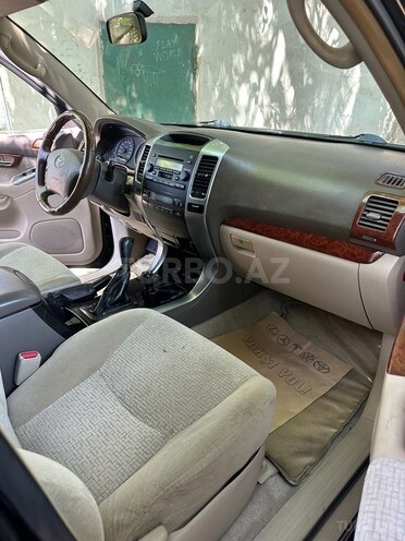 Toyota Land Cruiser Prado-12