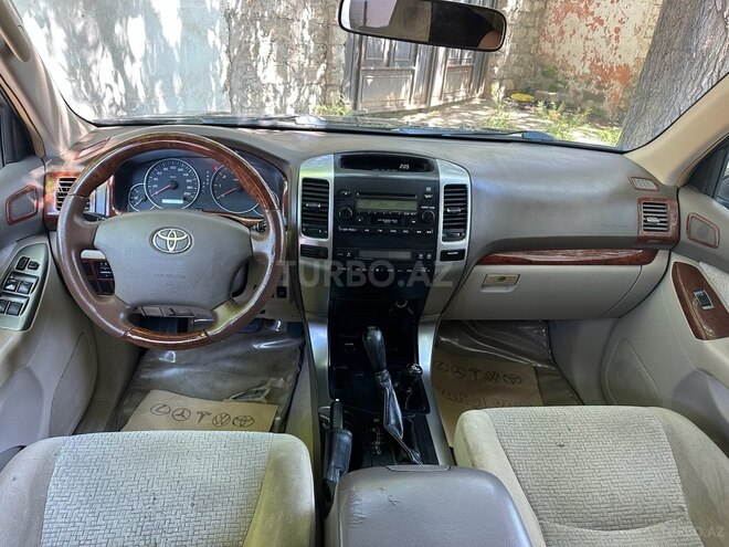 Toyota Land Cruiser Prado-21