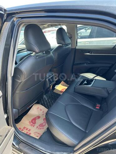 Toyota Camry-15