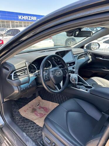 Toyota Camry-13