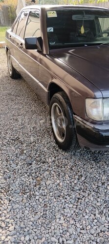 Mercedes 190 1991, 356,980 km - 2.0 l - Saatlı