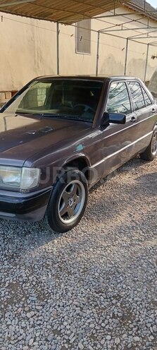 Mercedes 190 1991, 356,980 km - 2.0 l - Saatlı