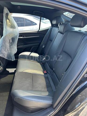 Toyota Camry-12