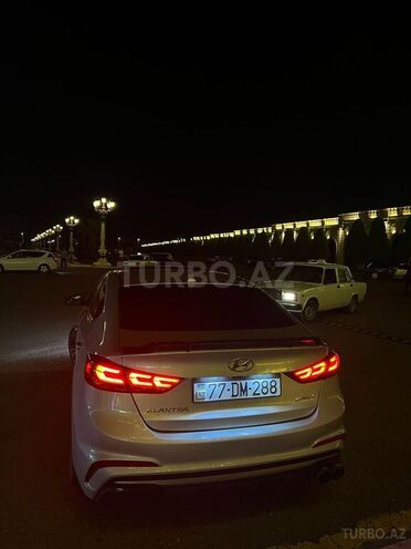 Hyundai Elantra 2018, 180,000 km - 1.6 л - Bakı