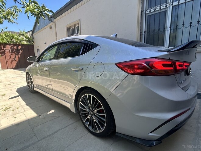 Hyundai Elantra 2018, 180,000 km - 1.6 л - Bakı