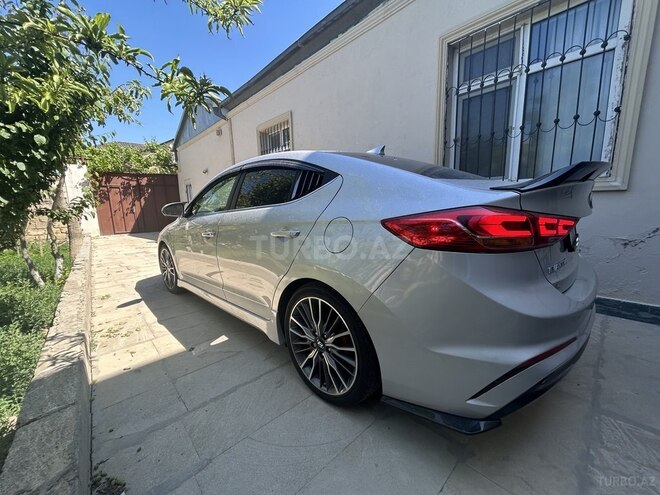 Hyundai Elantra 2018, 180,000 km - 1.6 л - Bakı