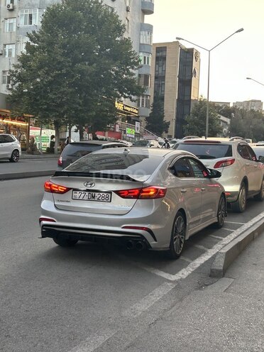Hyundai Elantra 2018, 180,000 km - 1.6 л - Bakı