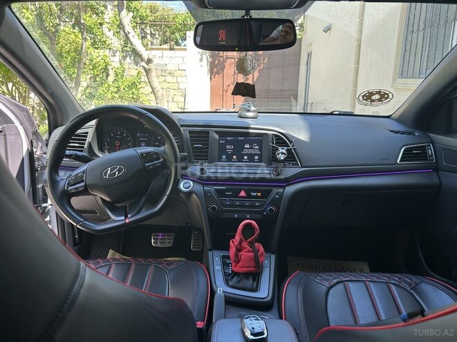 Hyundai Elantra 2018, 180,000 km - 1.6 л - Bakı
