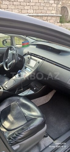 Toyota Prius-8