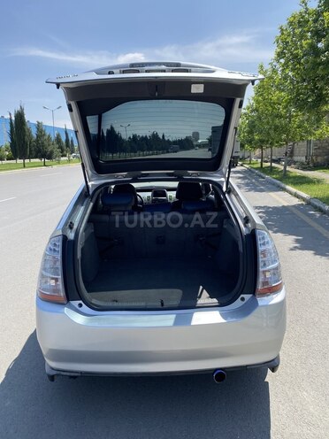 Toyota Prius-5