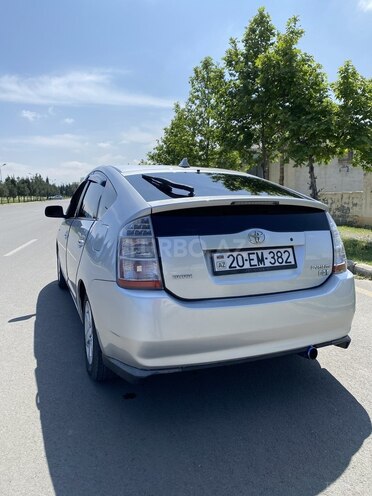 Toyota Prius-13