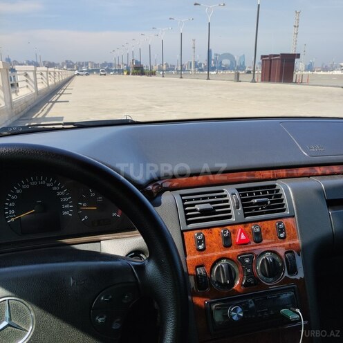 Mercedes E 220 d 1999, 384,512 km - 2.2 l - Bakı
