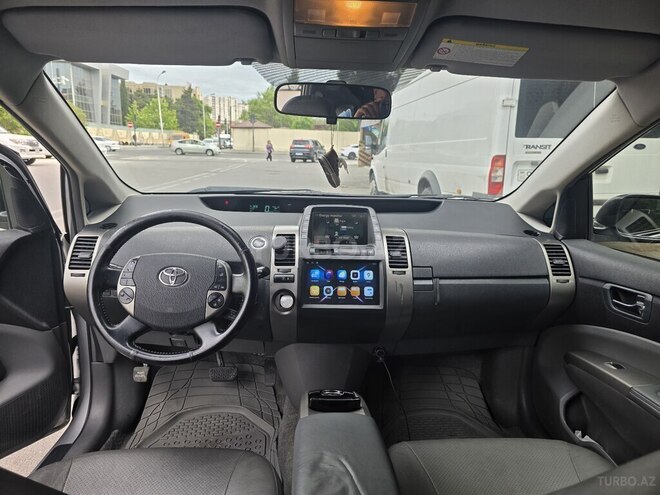 Toyota Prius-2