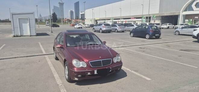 Mercedes C 180 2003, 260,000 km - 1.8 l - Bakı