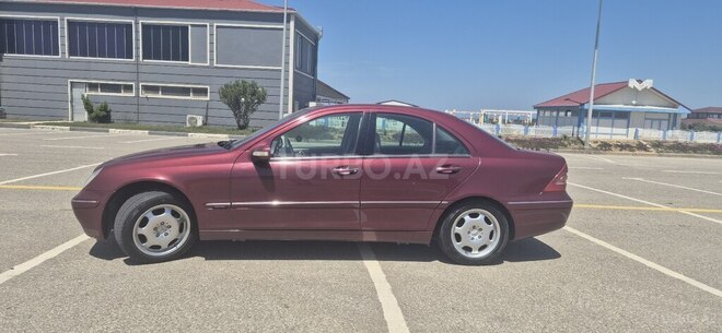 Mercedes C 180 2003, 260,000 km - 1.8 l - Bakı