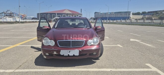 Mercedes C 180 2003, 260,000 km - 1.8 l - Bakı