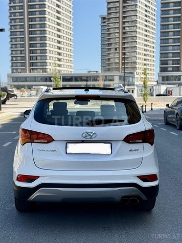 Hyundai Santa Fe-12