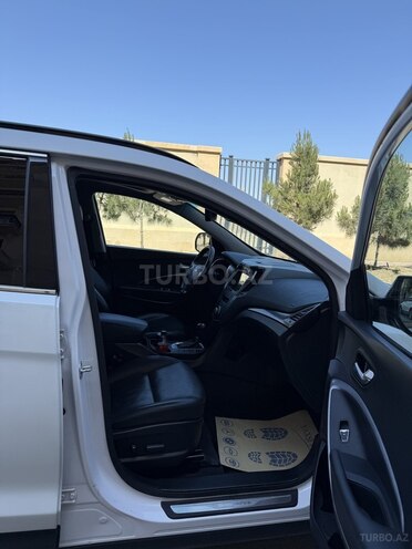 Hyundai Santa Fe-18