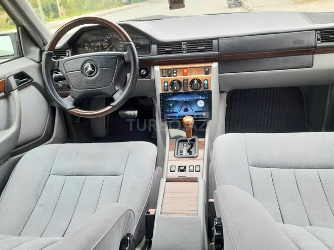 Mercedes E 220 1994, 375,000 km - 2.2 l - Bakı