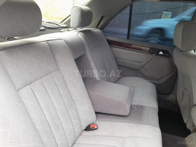 Mercedes E 220 1994, 375,000 km - 2.2 l - Bakı