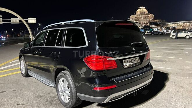 Mercedes GL 350 4MATIC 2015, 276,800 km - 3.0 l - Bakı