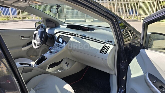 Toyota Prius 2015, 237,000 km - 1.8 л - Bakı