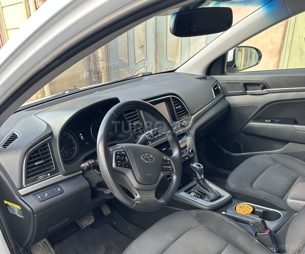 Hyundai Elantra 2018, 121,345 km - 2.0 л - Bakı