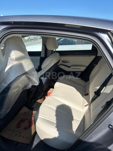 BYD Qin L-11