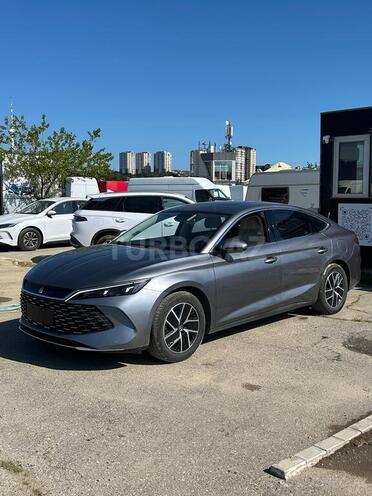 BYD Qin L-8