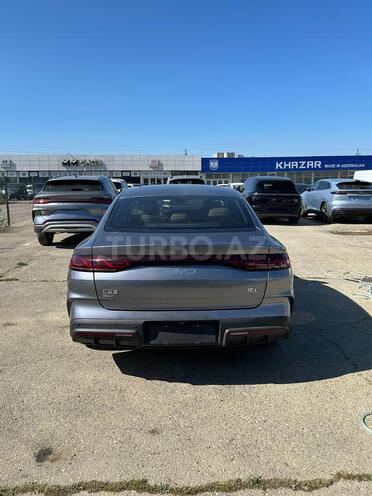 BYD Qin L-5