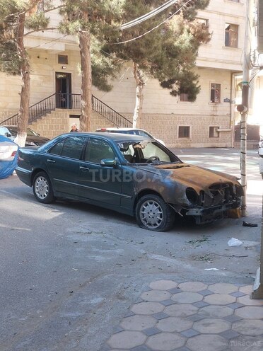 Mercedes E 280 2000, 29,000 km - 2.8 l - Bakı
