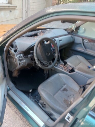 Mercedes E 280 2000, 29,000 km - 2.8 l - Bakı