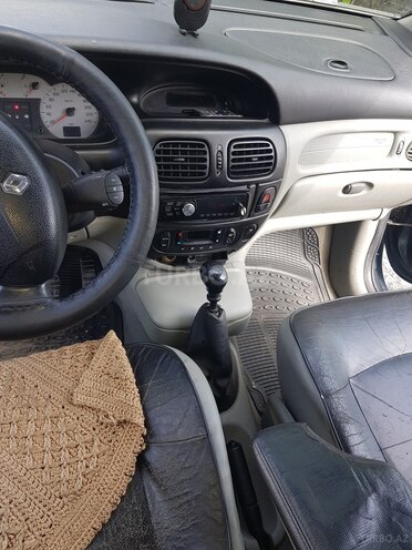 Renault Megane 2001, 236,900 km - 2.0 l - Şəki