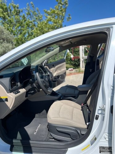 Hyundai Elantra 2018, 119,611 km - 2.0 л - Bakı