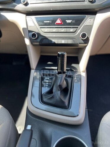 Hyundai Elantra 2018, 119,611 km - 2.0 л - Bakı