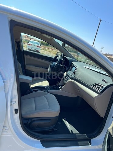 Hyundai Elantra 2018, 119,611 km - 2.0 л - Bakı