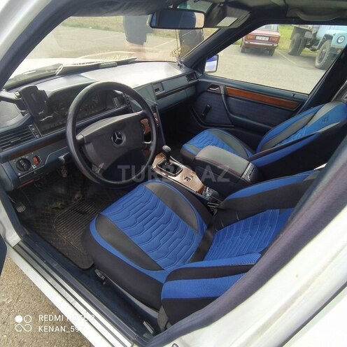 Mercedes E 200 d 1990, 582,386 km - 2.0 l - Astara