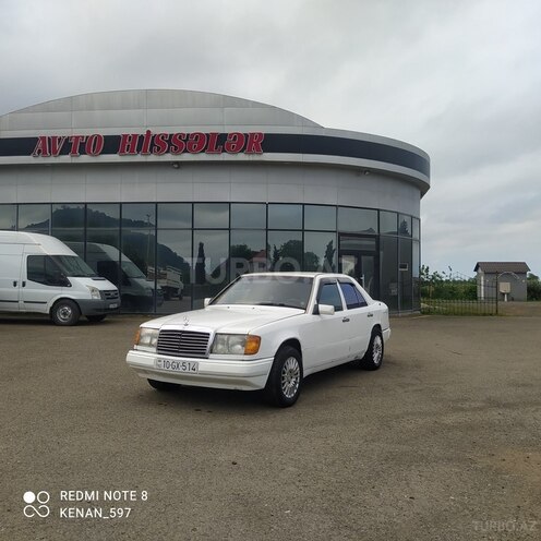 Mercedes E 200 d 1990, 582,386 km - 2.0 l - Astara