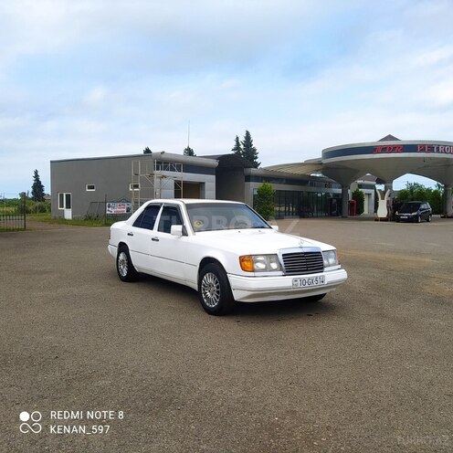 Mercedes E 200 d 1990, 582,386 km - 2.0 l - Astara