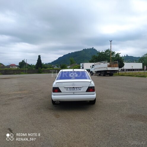 Mercedes E 200 d 1990, 582,386 km - 2.0 l - Astara