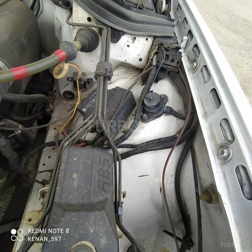 Mercedes E 200 d 1990, 582,386 km - 2.0 l - Astara