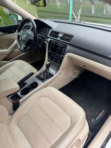 Volkswagen Passat 2013, 330,000 km - 1.8 л - Bakı
